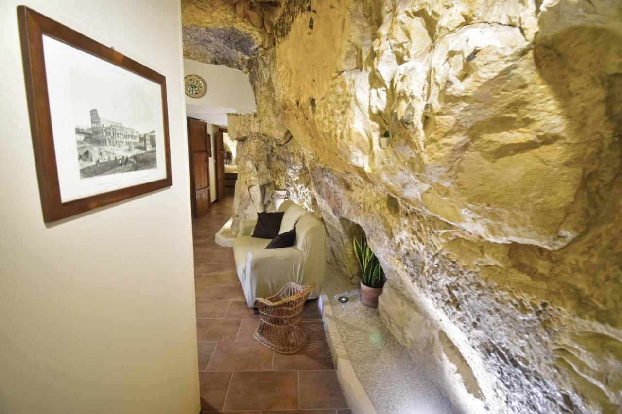 Domum In Petra Casa Nella Roccia Self Check - In Villa Modica Luaran gambar