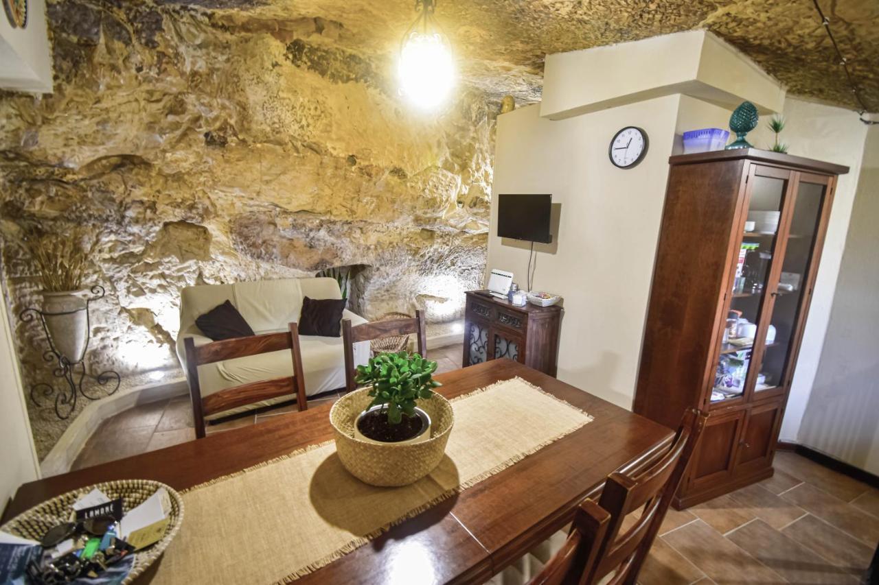 Domum In Petra Casa Nella Roccia Self Check - In Villa Modica Luaran gambar